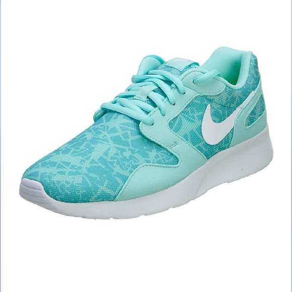 Nike Shoes - Nike Kaishi Print Running Shoes